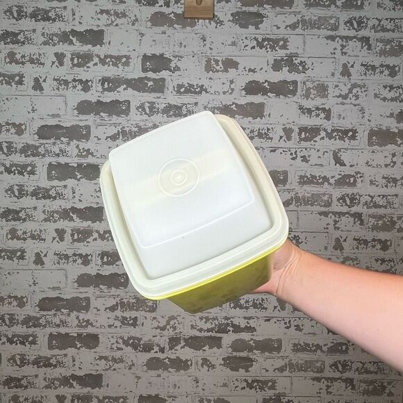 Tupperware | vintage pickle container - Picture 5 of 6